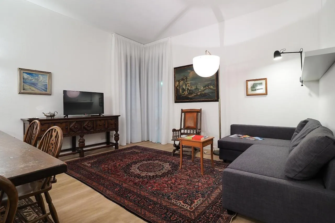 Appartamento PrimoPiano - Fargorida Milano 0*,